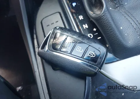 2017 Hyundai Santa Fe Se from USA, damaged, VIN KM8SN4HF6HU247372